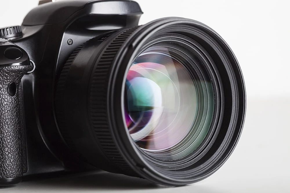 DSLR camera and LASIK for photographers removes eyeglasses from the mix.